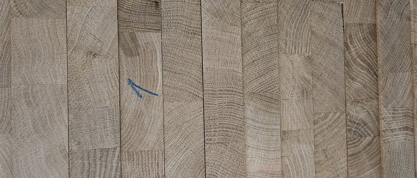 End grain of stacked oak elements